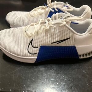 Nike Metcon White and Blue Athletic Sneakers with Classic Design